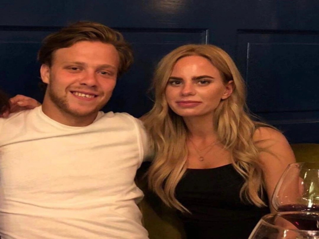 Does David Pastrnak have a wife?  Rebecca Rohlsson's son: What happened to him?