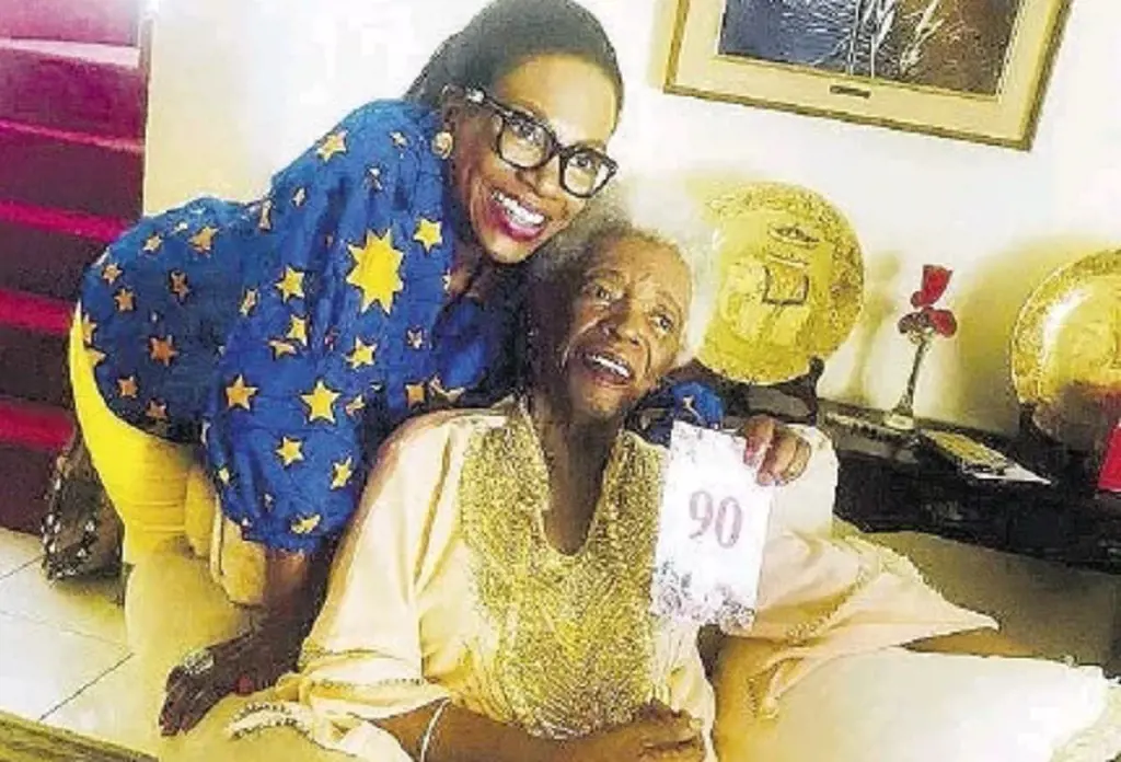 Ivy-Victoria's grandmother Ivy Ralph with her daughter Sheryl Lee Ralph 
