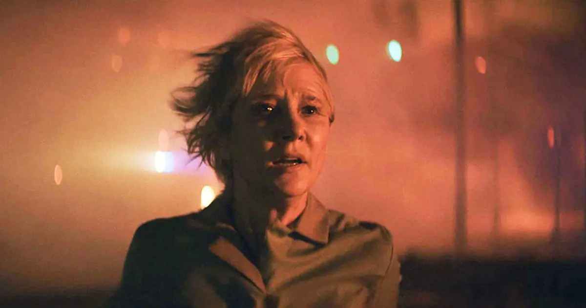 The demised actor Anne Heche as Dr. Quinn Brody in the natural disaster movie
