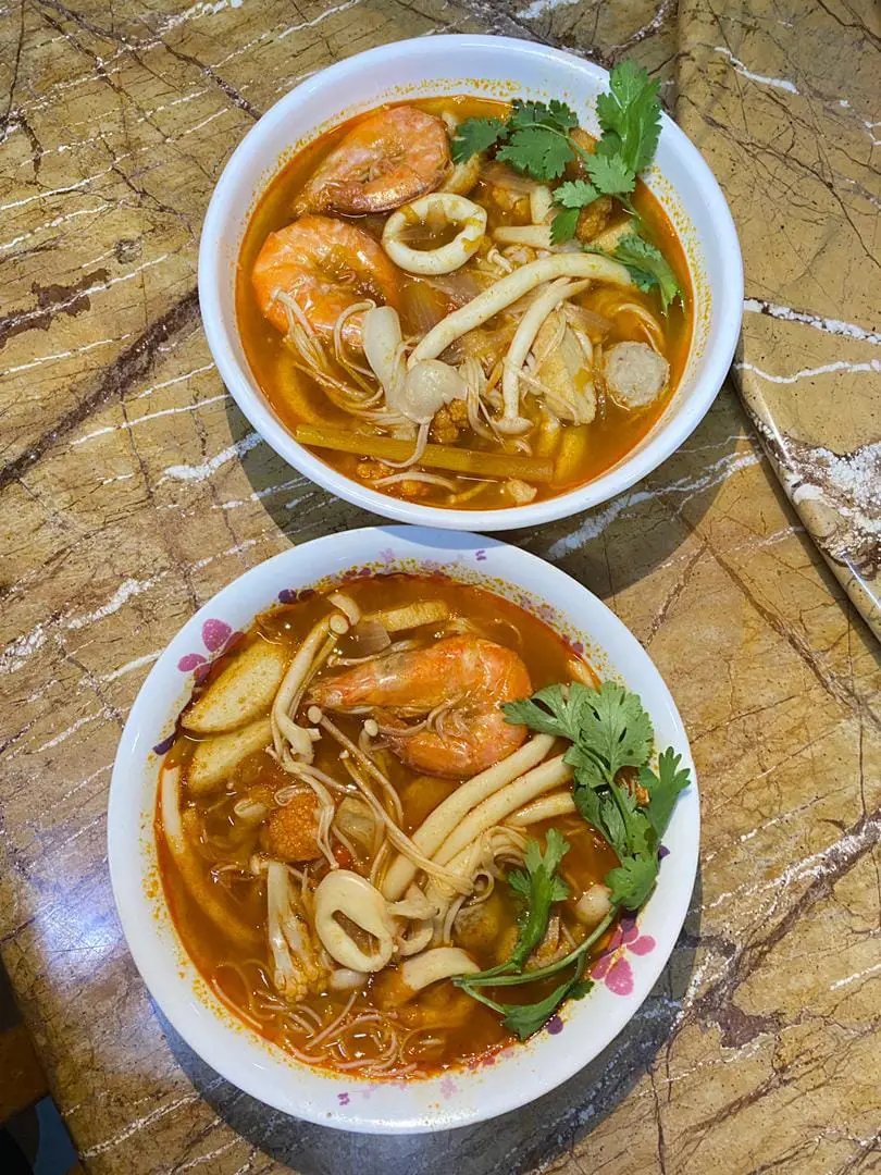 This hot and sour Thai soups, Tom Yum, combined shrimps and selected vegetables