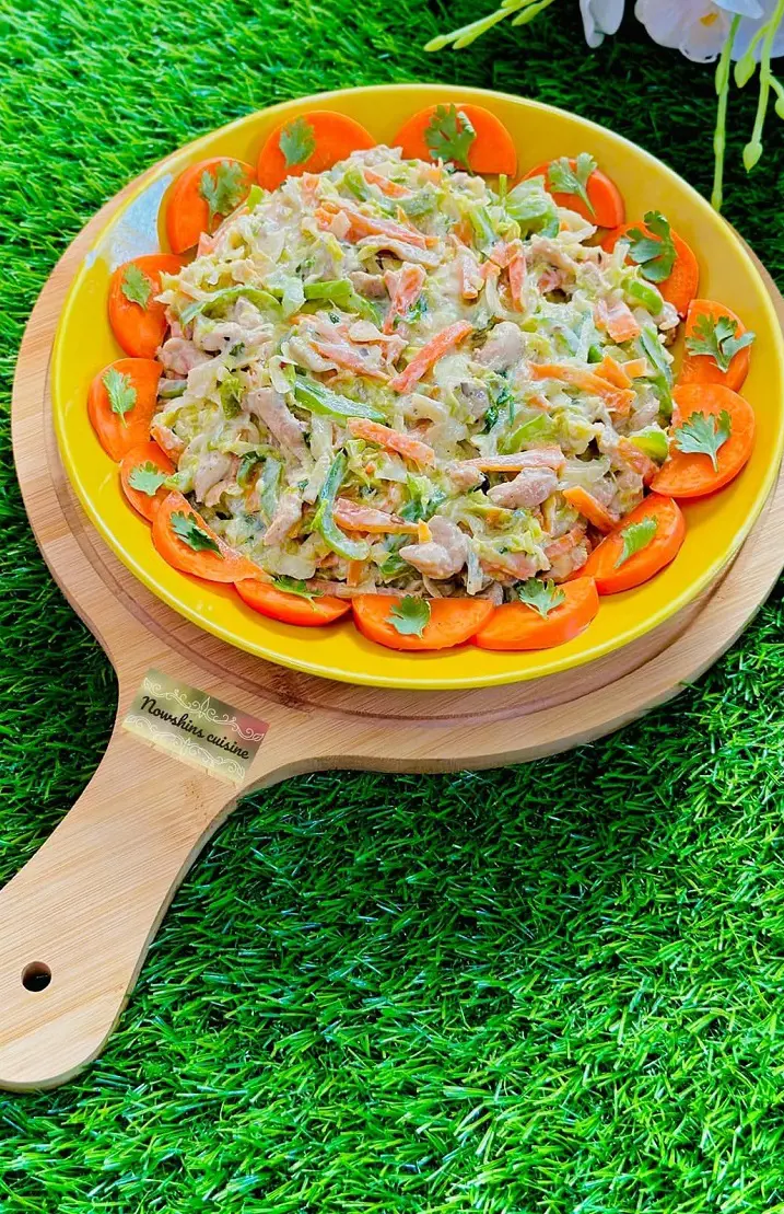 Thai Minced Chicken Salad is usually served with glutinous rice and it is very nutritious.