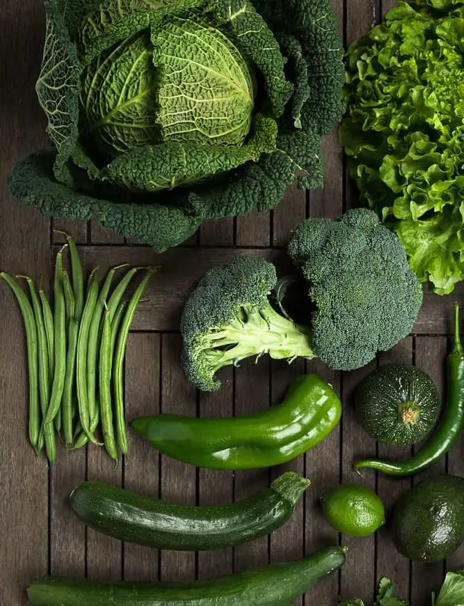 Green leafy vegetables are low in calories and are packed with essential minerals, vitamins, and fiber