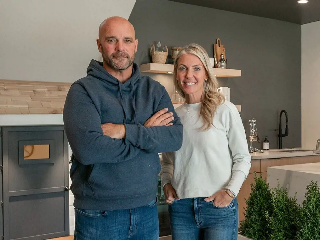  Bryan and Sarah Baeumler won the weekly challenge for the first time this season. They created an impressive Exterior design.