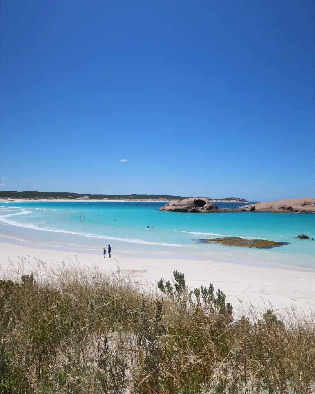 The actress shared a stunning picture of Esperance, Western Australia, on Instagram; at age 14, she moved to to Mullaloo, Western Australia, with her family