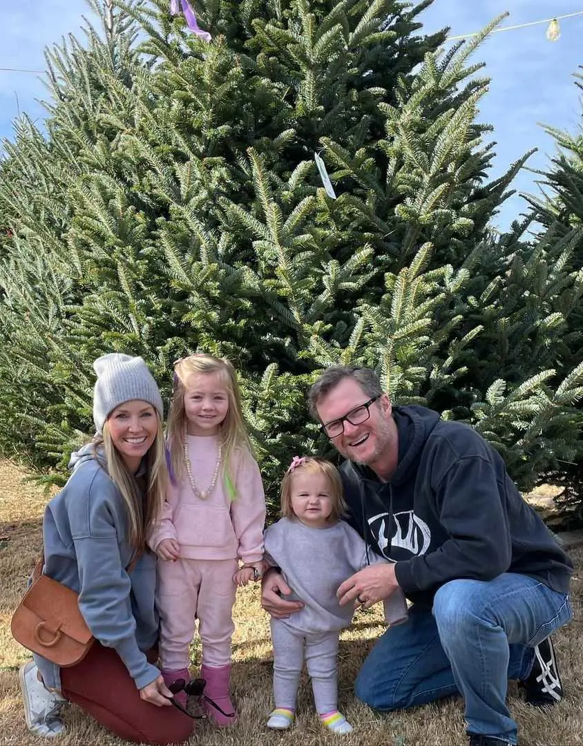 The Earnhardts went to @joshsfarmersmarket and Isla picked out their Christmas tree